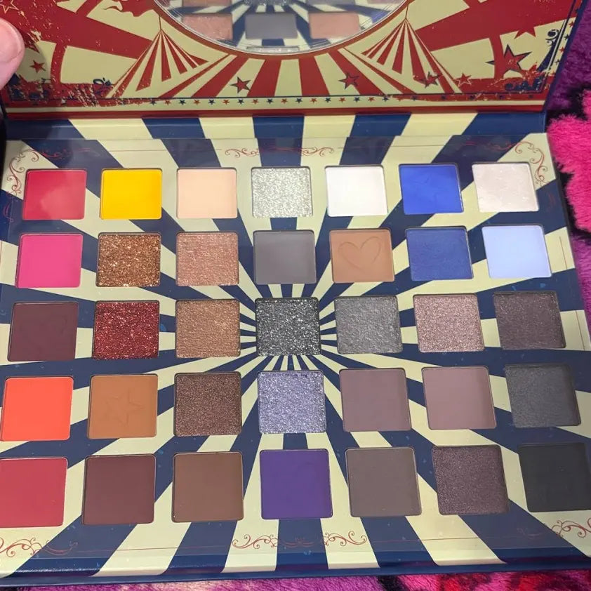 Ring Master Eyeshadow Palette