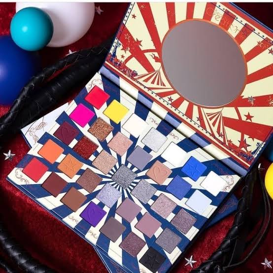 Ring Master Eyeshadow Palette